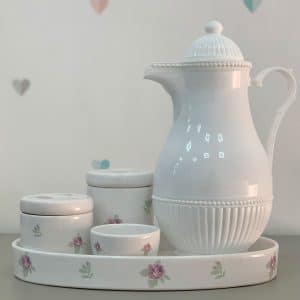 Kit Higiene Bebê Floral Lilás e Bandeja Oval 5 Peças